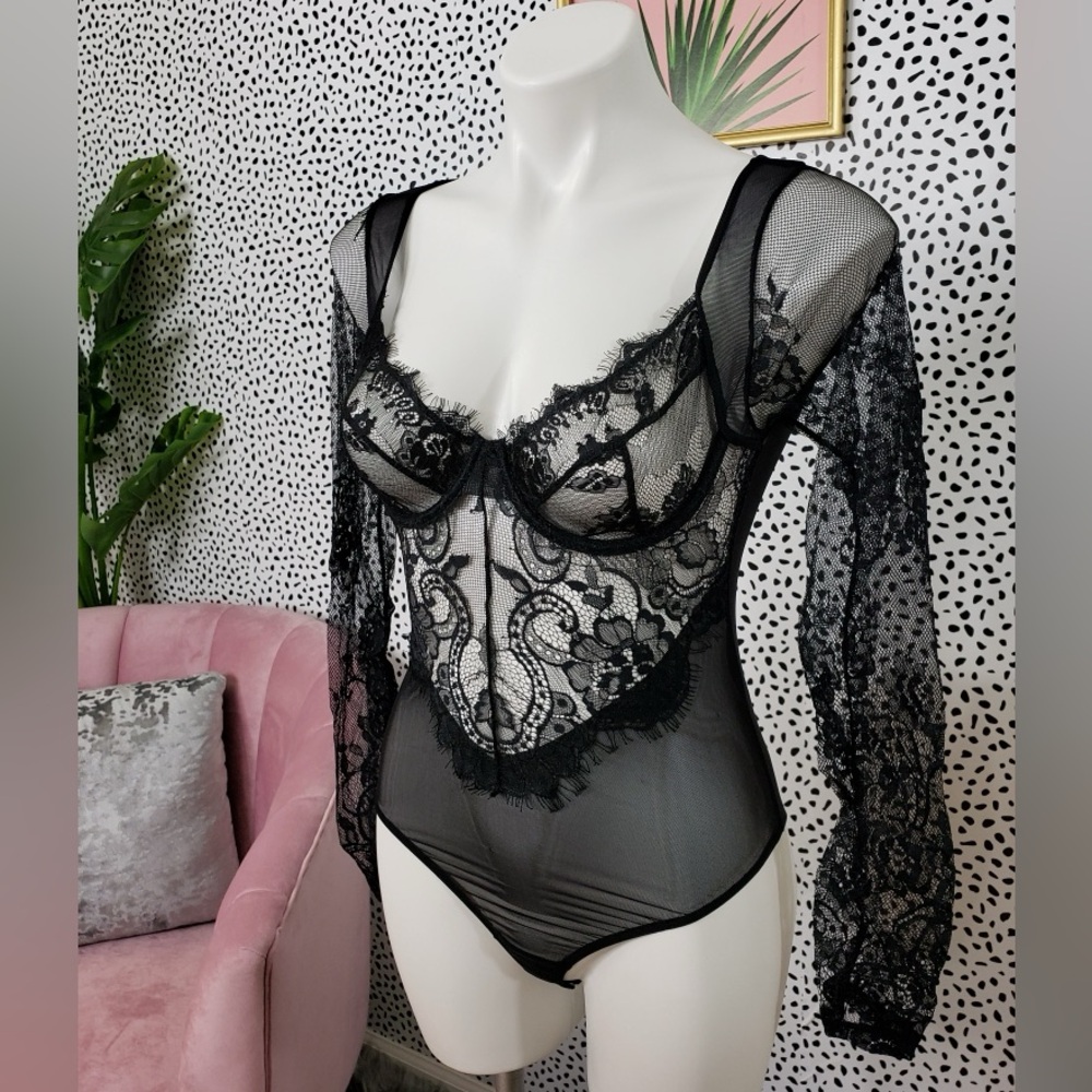 Lace Long Sleeve Bodysuit- Black